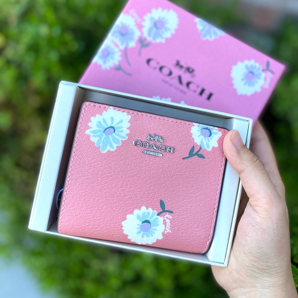 Coach Boxed Snap Wallet With Daisy Print